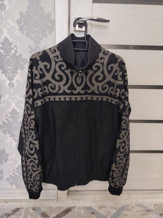 Продается бомбер бренд