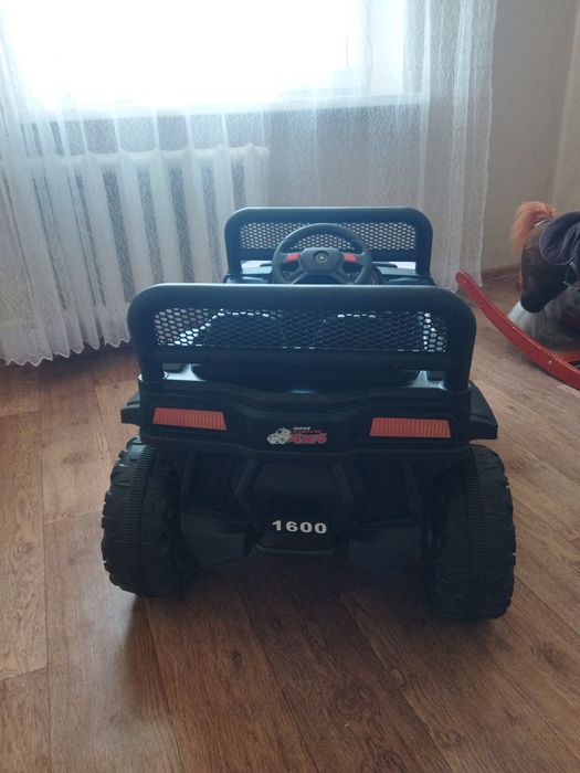 Продаю детские электромобили