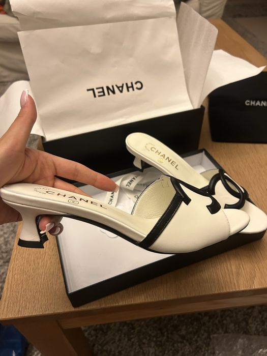 Papuci Chanel piele naturala 100% pe stoc marimea 41