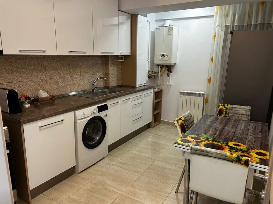 Inchiriez apartament