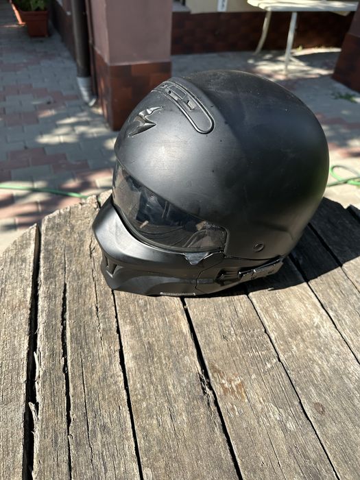 Vând cască scorpion exocombat