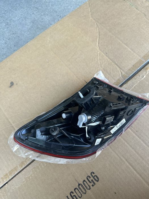 Renault Clio Mk5 Renault Clio 5 десен стоп !НОВ!