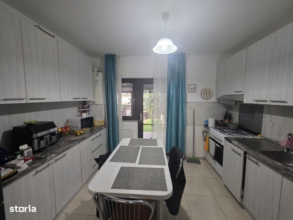 CASĂ TIP DUPLEX în Valea Adâncă reper 5 Drumuri, mobilata si utilata.