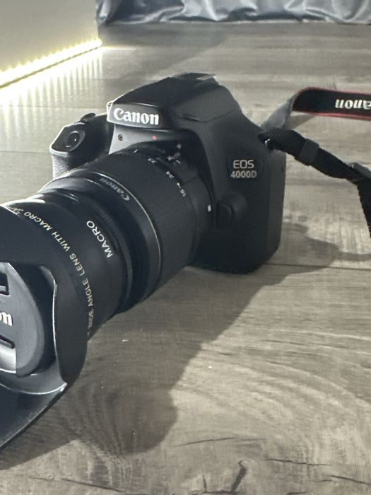 Продавам Canon eos 4000d