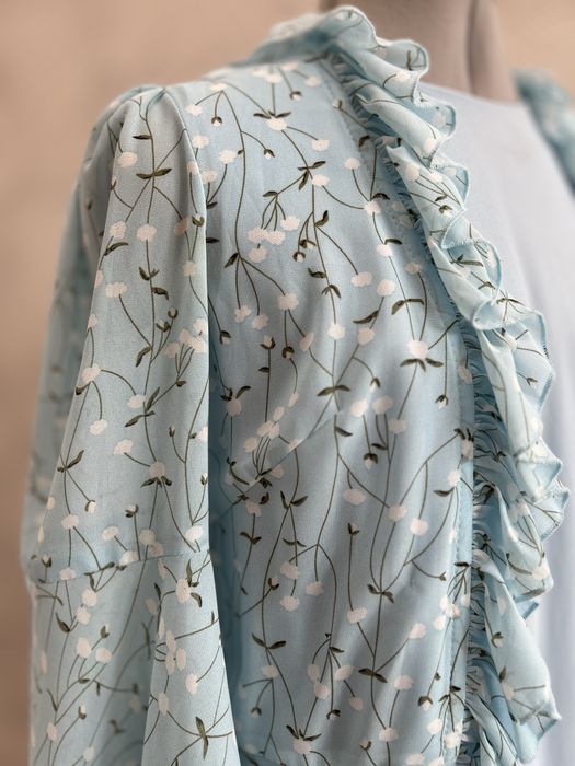 Көйлек накидкасымен сатылады