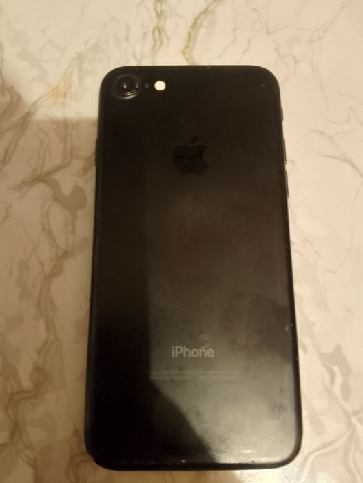 Продам айфон 7 в отличном состоянии