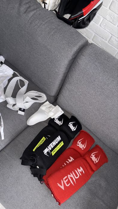 Кимано и обмундирование для карате