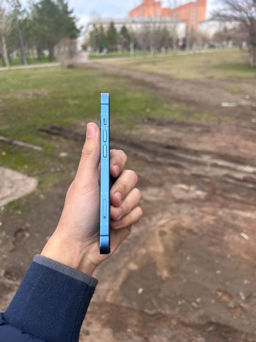 Продаю айфон 13 128 гб