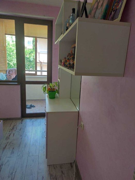 Скрин с библиотека и огледало