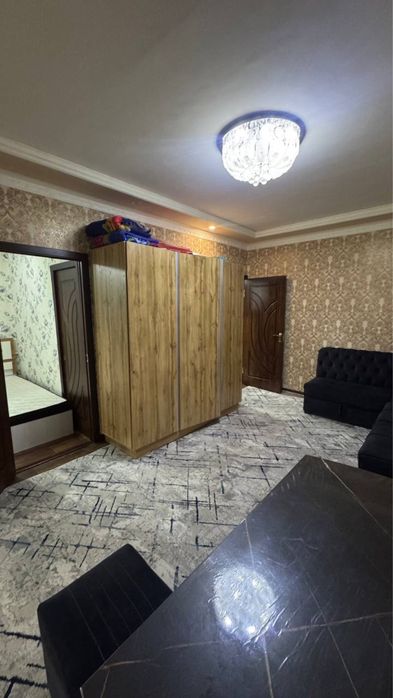 Чиланзар 19.  Срочно. Продаю. 1 комнатная С ремонтом