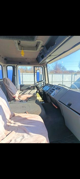 Camion apicol de vânzare