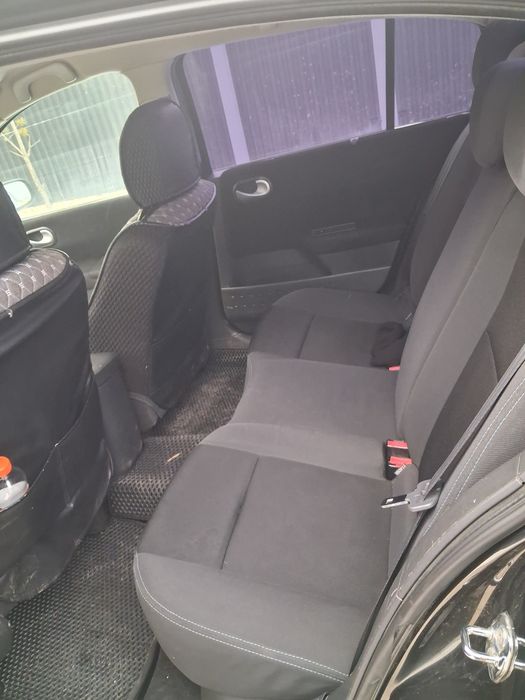 Продам авто икономны 1.6л