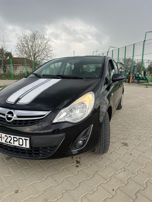 Corsa d 2011  pret negociabil