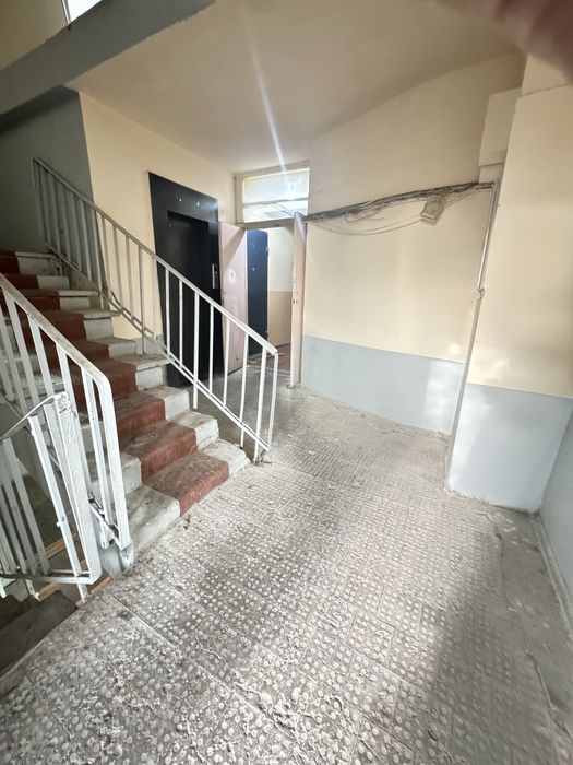 Яккасарой Кушбеги 2 хона/3/9 мебель техникалари билан. (Быв общежитие)