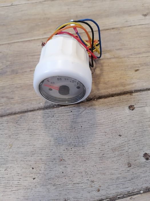 Ceas indicator pentru temperatura apei