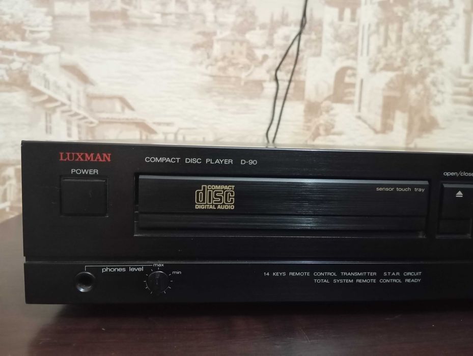 Продам проигрыватель СД дисков LUXMAN.