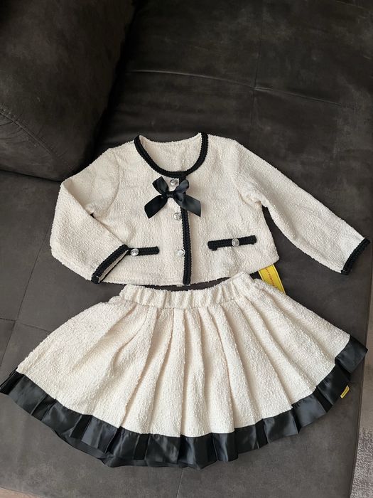 Детски комплект жилетка и пола