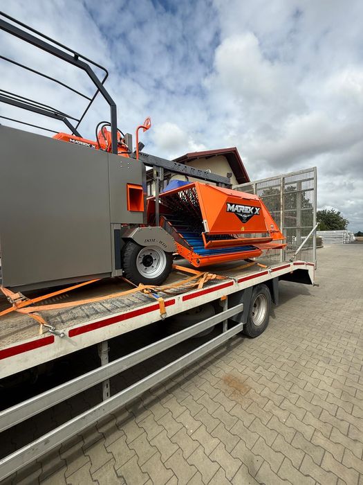 Комбайн за прибиране на шипки