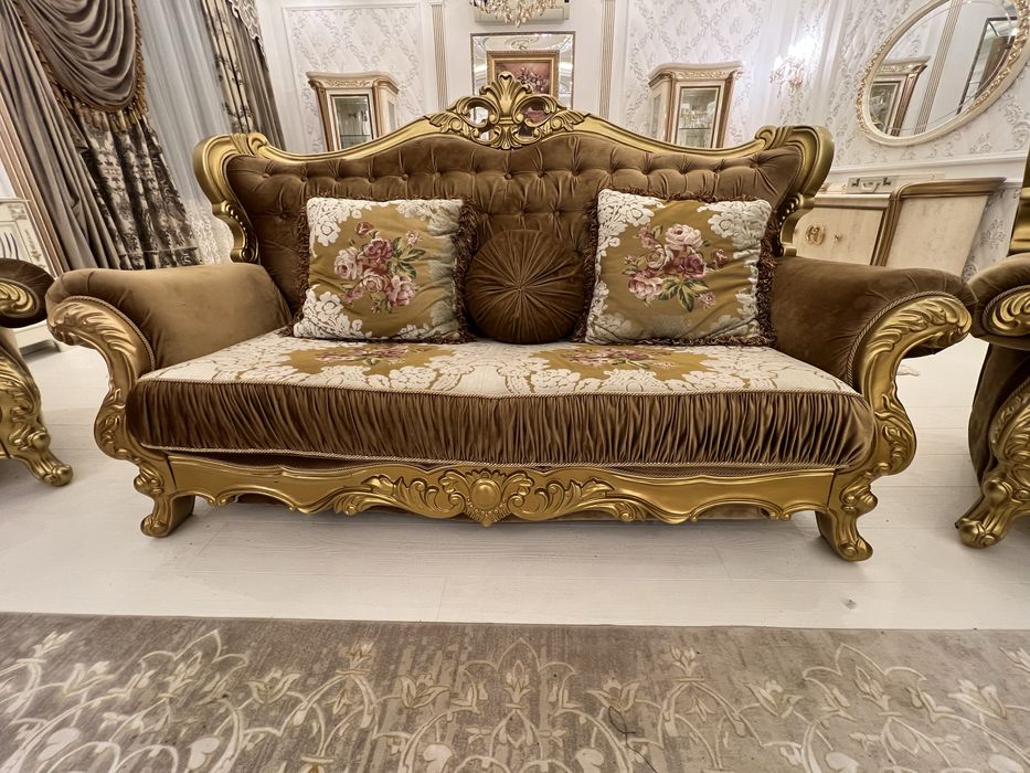 Продам диван с креслами