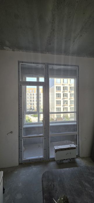 Окна и дверь целая новая продается