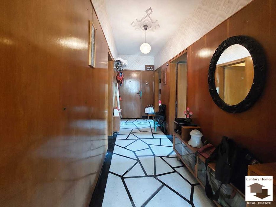 Продава се Многостаен апартамент в Велико Търново, Център - 127 кв.м за 1457 €/кв.м - Снимка #4