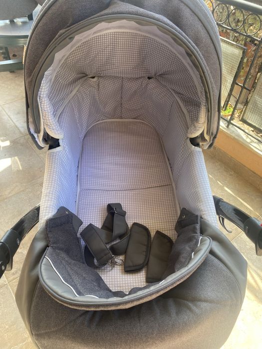 Бебешка количка 3 в 1