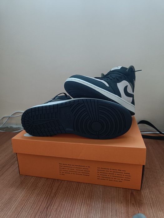 Jordan 1 mid SE Navy Blue/Olive/Beige