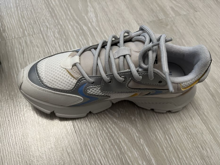 Продам кросовки lacoste