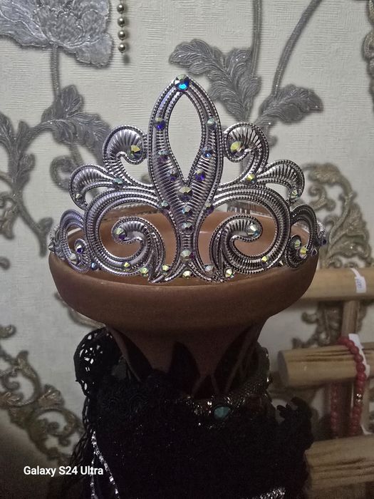 Продам диадему.  Ручная работа