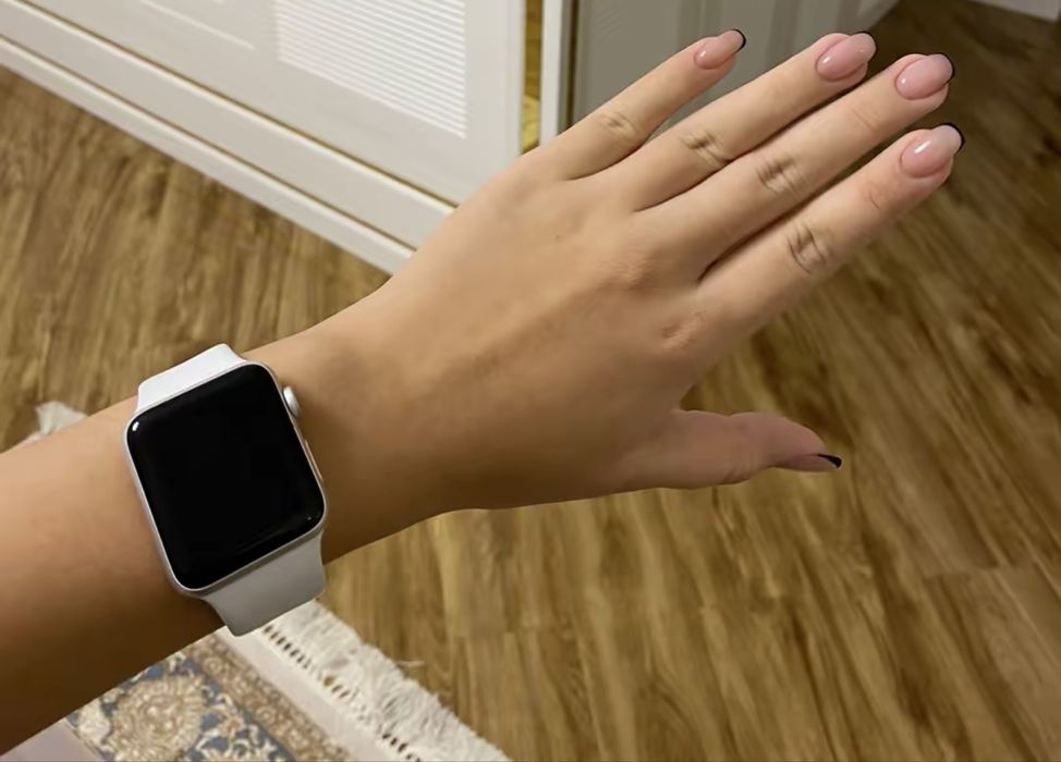 Продается Apple watch