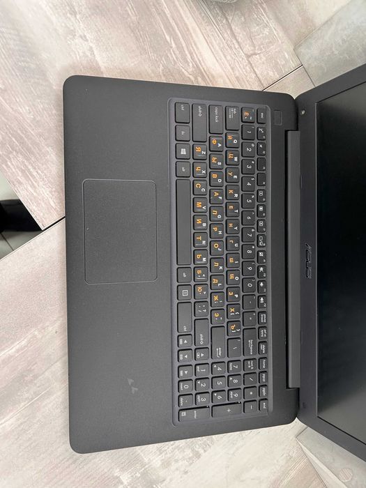 Продаётся ноутбук ASUS E502S