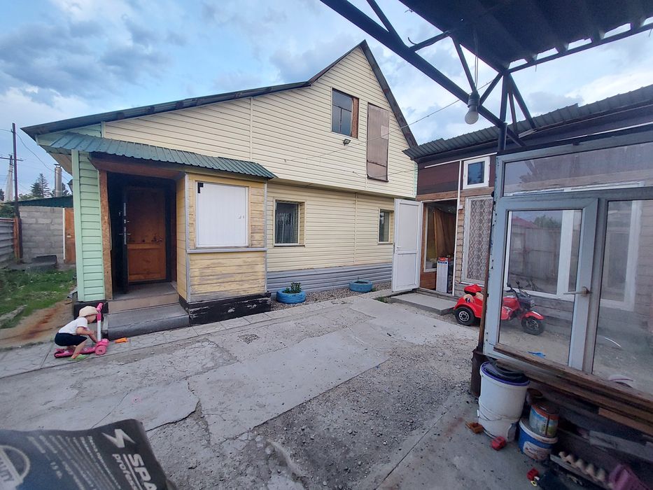 Продам дом в районе октябрьского, ближе к кафе "сочи"