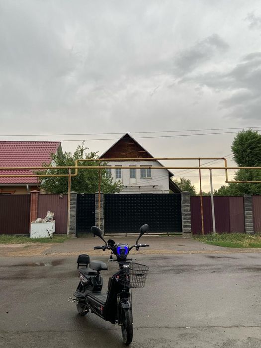 Продам электроскутер ск8