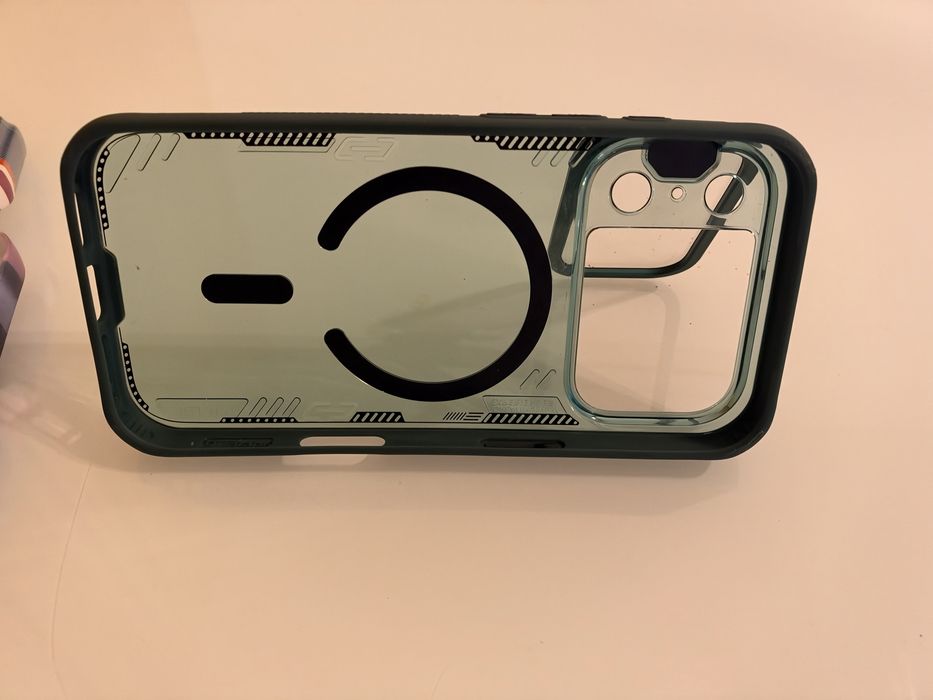 4 Huse plastic Iphone 17 Pro / Iphone 18 Pro
