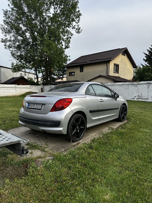 Dezmembrez Peugeot 207cc