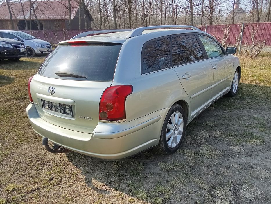 Toyota Avensis 2.0  pentru dezmembrări!