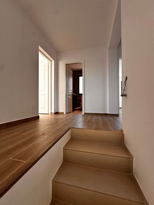 Vând casa P+1-Chiscani