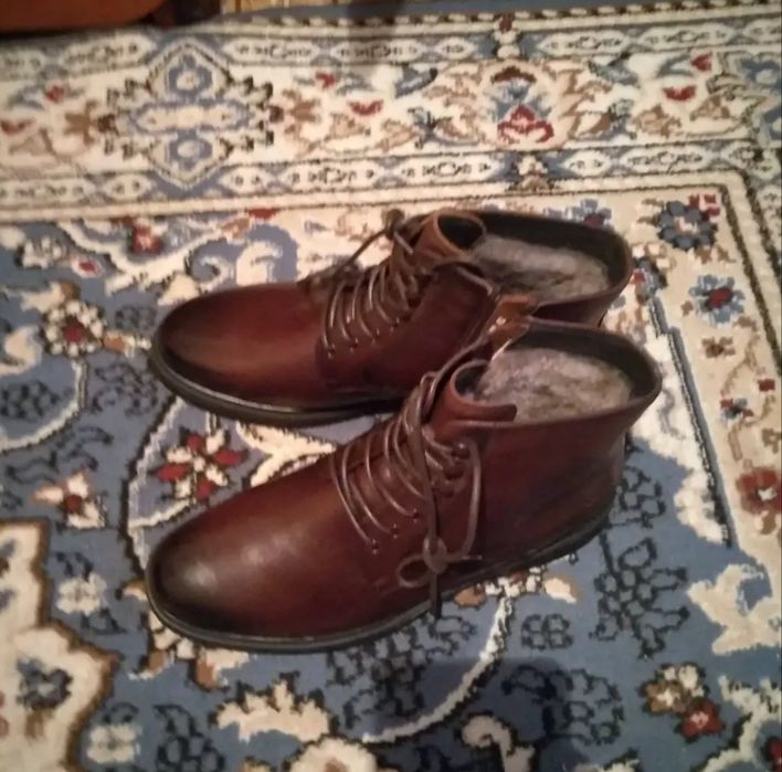 Продам новые ботинки Salamander