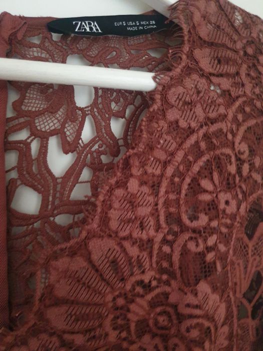 Rochie Zara eleganta, cu dantela si pliuri, noua, cu eticheta