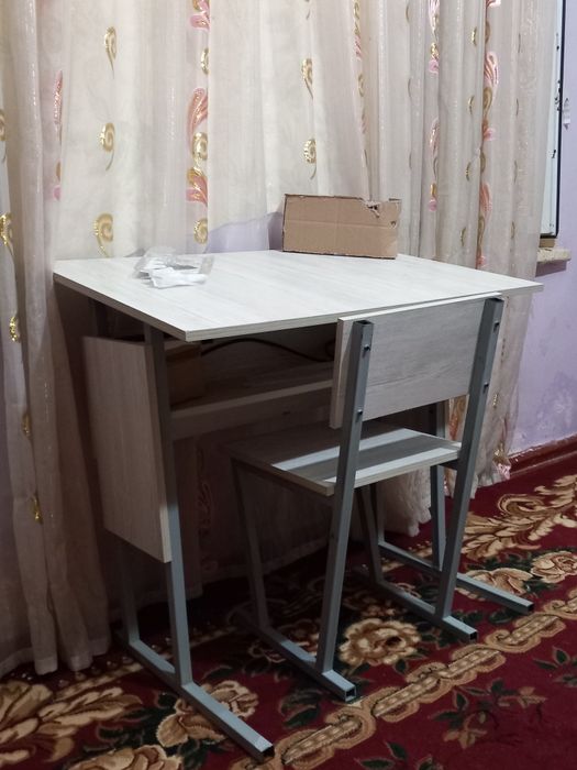 Одинарная парта со стульчиком