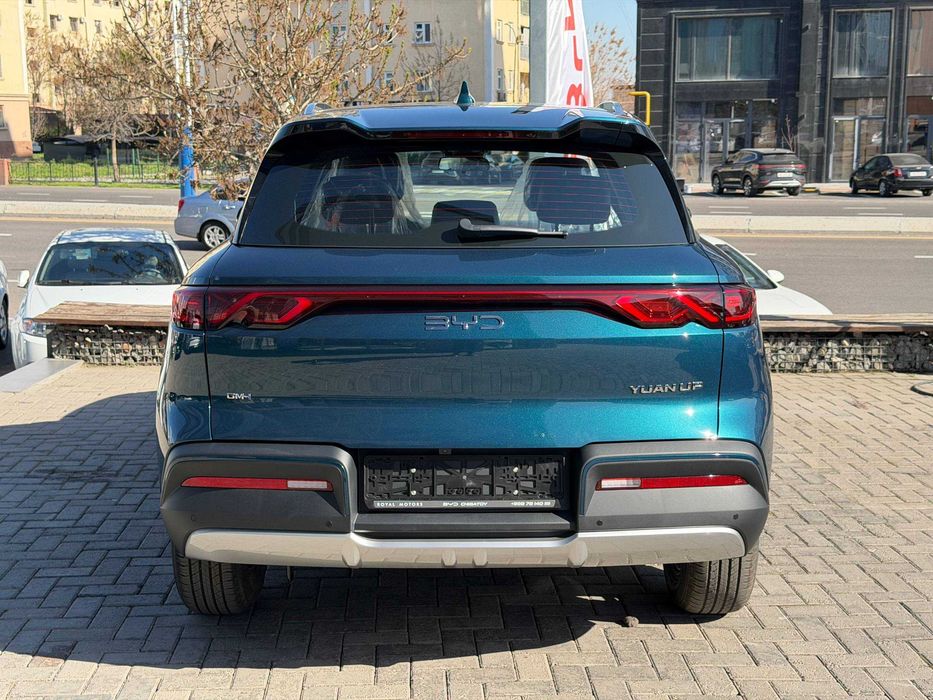 BYD Yuan Up Hybrid Muddatli Tolovga Yangi