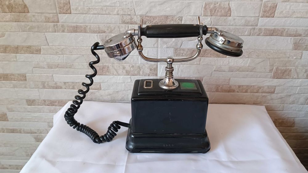 Стар немски телефон с вилка - царско време - 1920" година