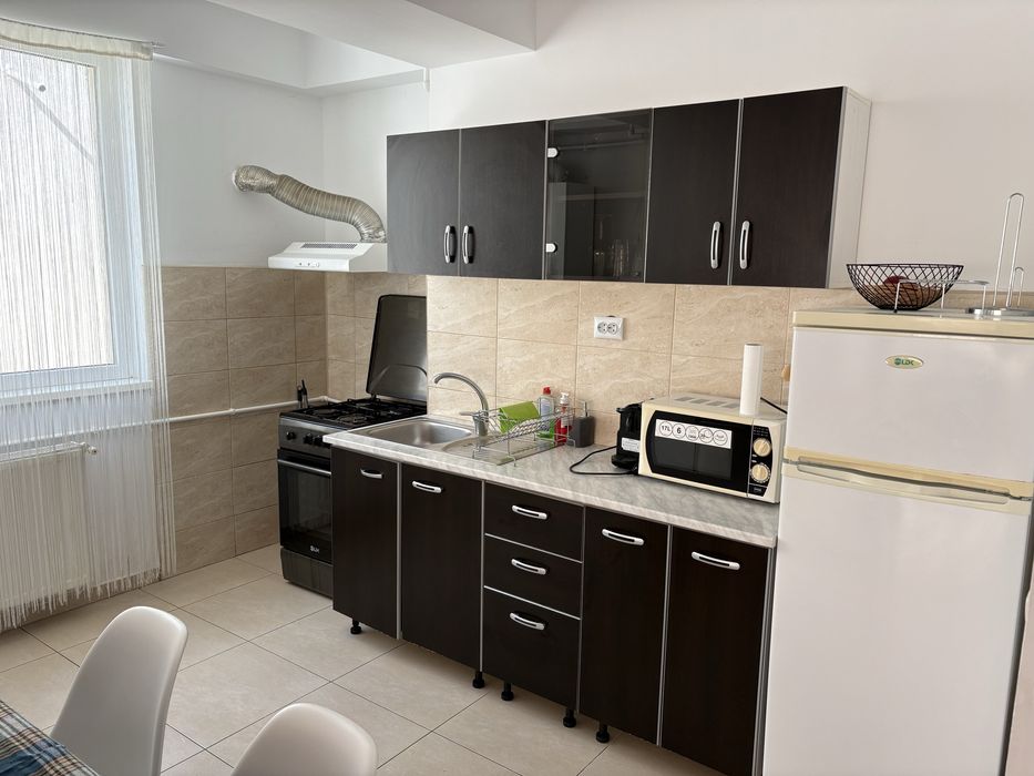 Inchiriez apartamente  de 2 si 3 camere , Zona Summerland