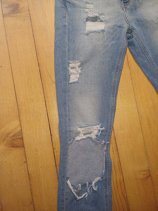 Разкъсани дънки Zara