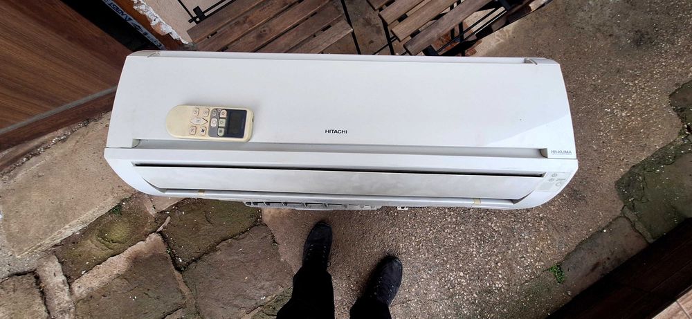 Обикновен Климатик Хитачи