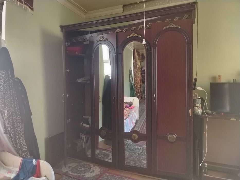 4 eshikli oynali shkaf sotiladi