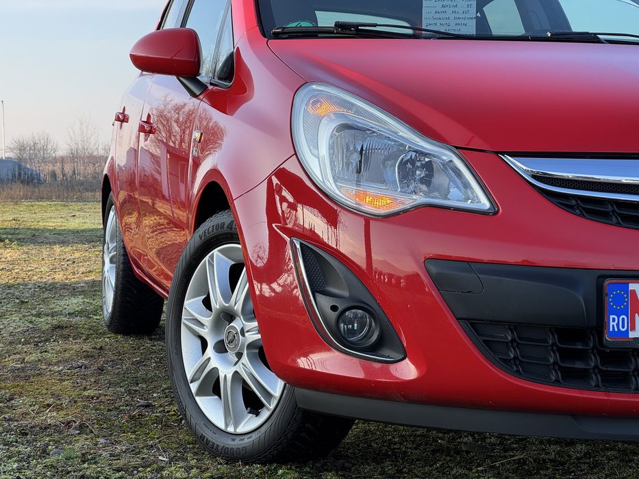 Opel Corsa 2012 Benzina