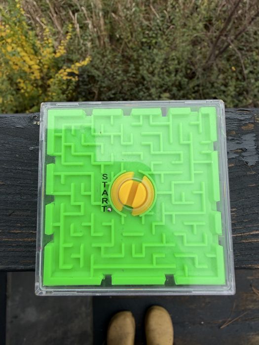 Jocuri logica: cub rubik, x si 0, labirint