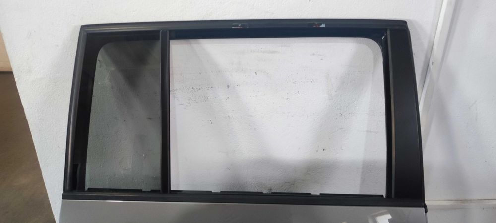 Usa spate dreapta volkswagen vw touran 1T2 cros cod vopsea LD7S