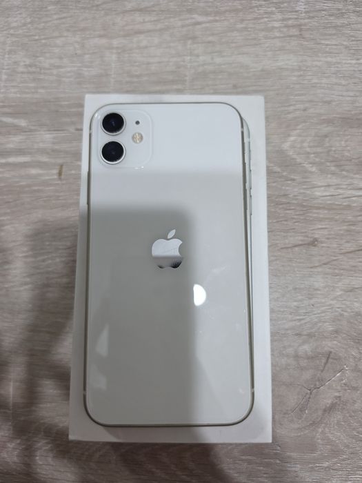 Продам 11 айфон срочно